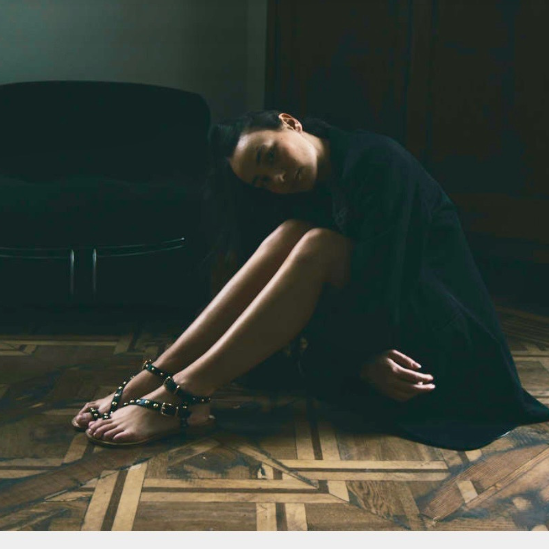 #color_chocolate studs